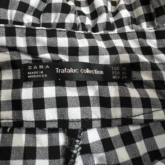 Zara Short - Picture 2 of 3